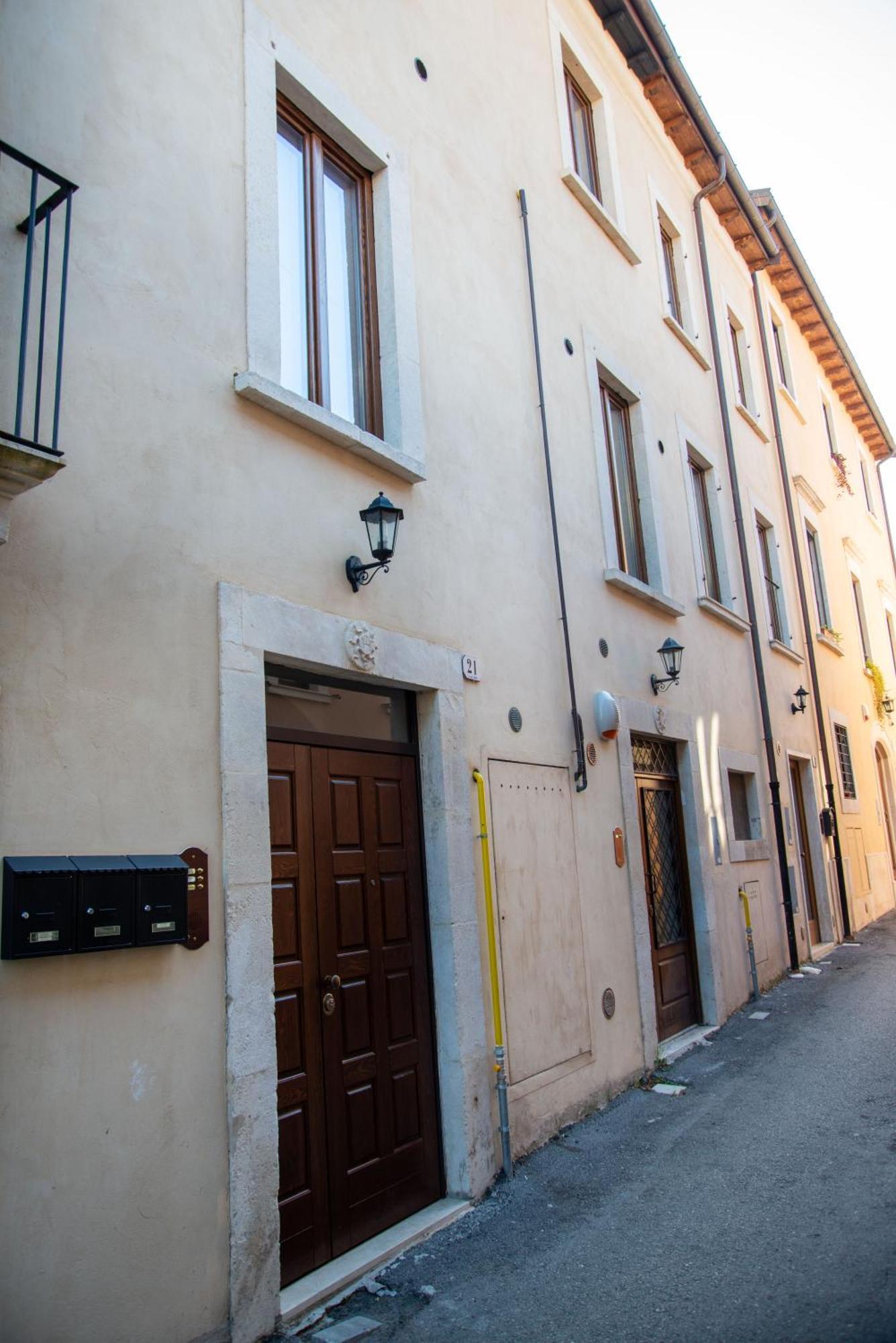 Appartement Casa Fedele à LʼAquila Extérieur photo